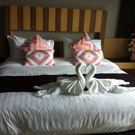 Hobby Hotel Uttaradit Zewnętrze zdjęcie